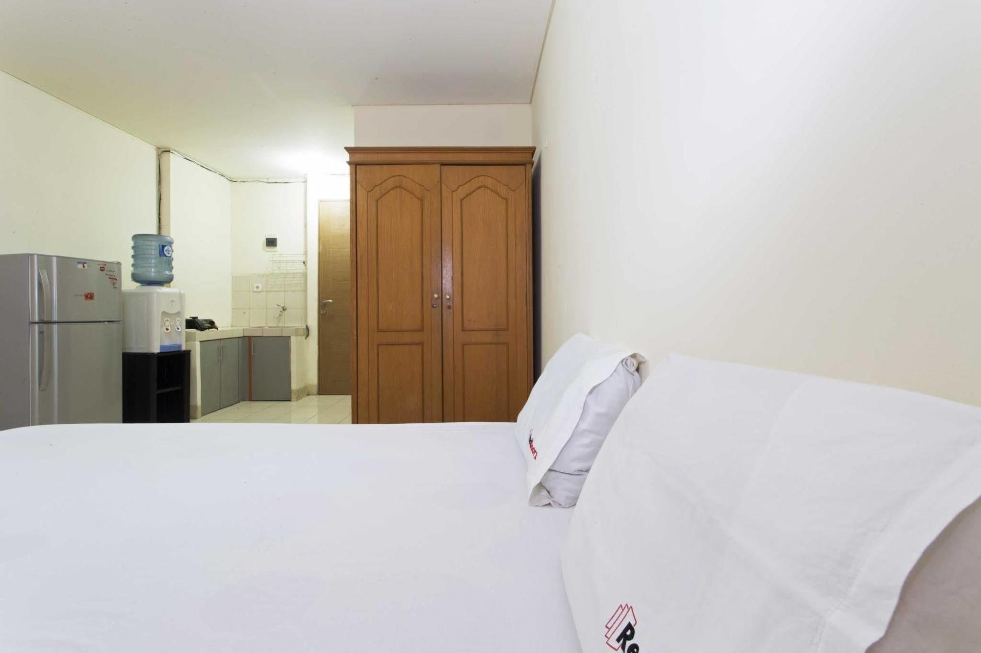Reddoorz Apartment @ Pulo Gadung Cakarta Dış mekan fotoğraf