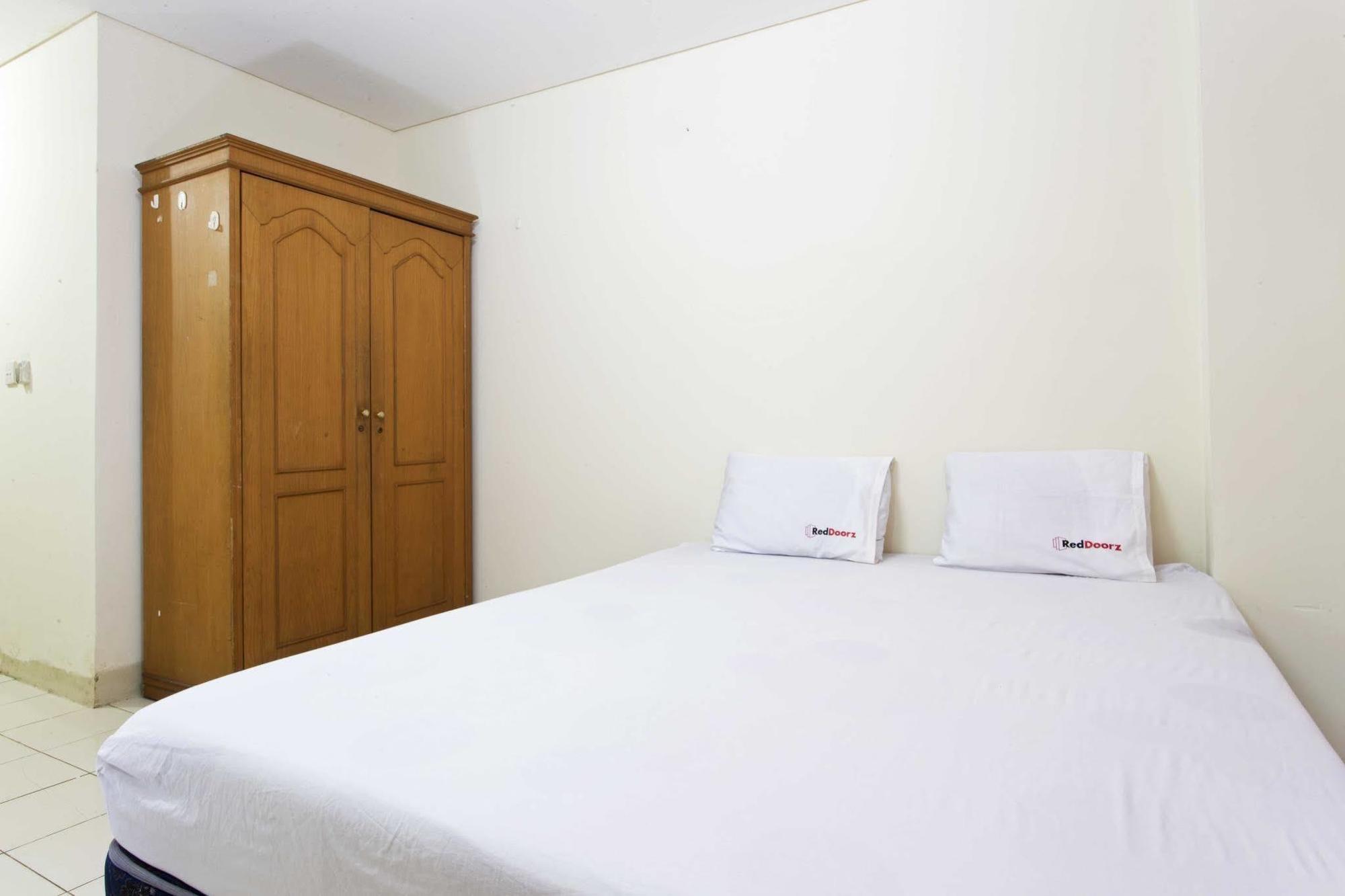 Reddoorz Apartment @ Pulo Gadung Cakarta Dış mekan fotoğraf